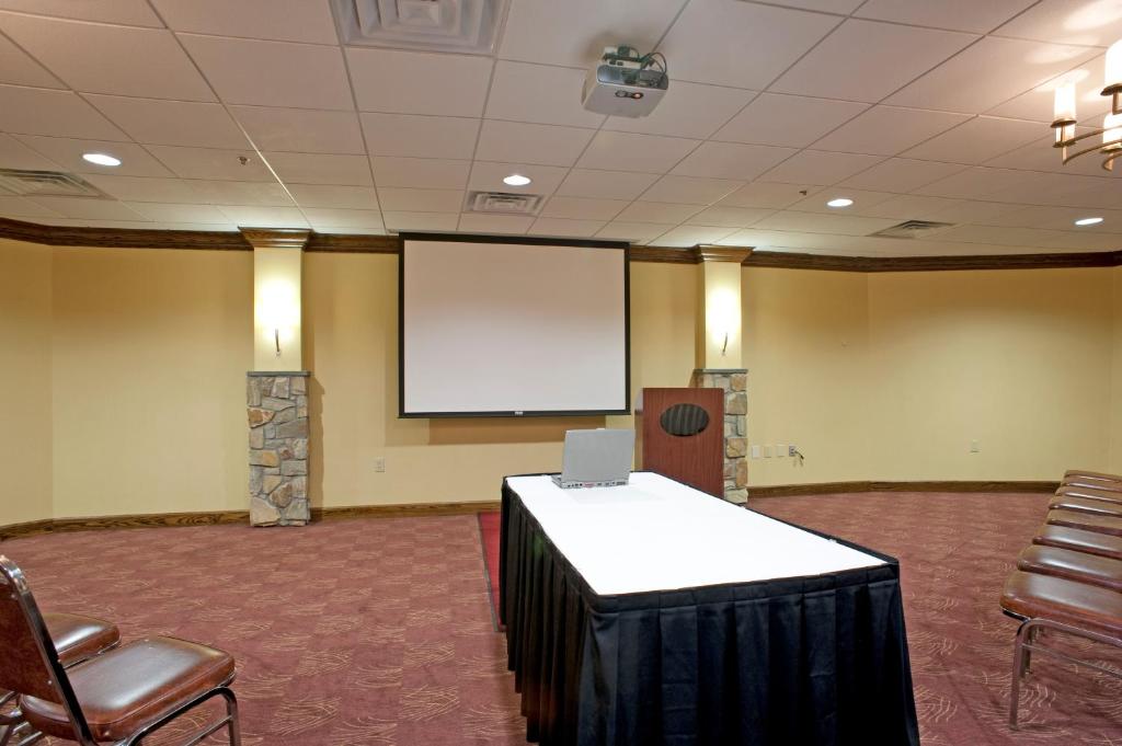 Quality Hotel and Conference Center Exton West Chester Main image 2